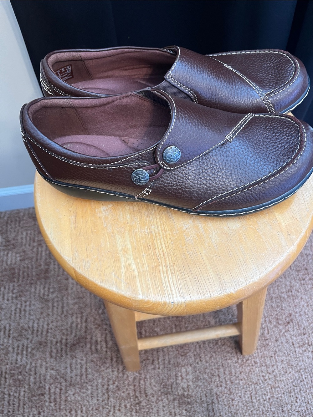 Clarks Brown Leather Slip-On Loafers for Women - Picture 2 of 6